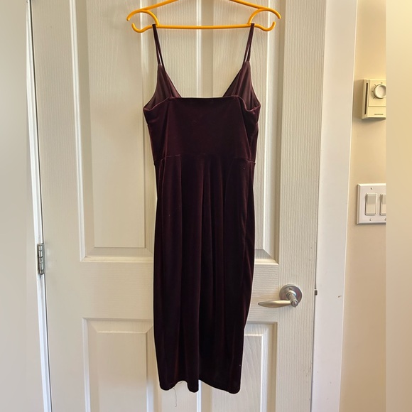 Dynamite burgundy midi dress with front slit - XS - Picture 2 of 3